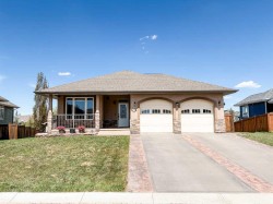 4017 66 St Close  Stettler, AB T4K 1L5