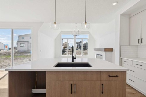 93 Bartlett Way Se, Calgary, AB - Indoor Photo Showing Kitchen