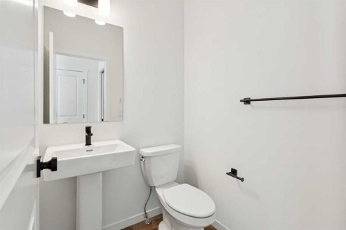 93 Bartlett Way Se, Calgary, AB - Indoor Photo Showing Bathroom