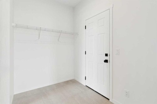 93 Bartlett Way Se, Calgary, AB - Indoor