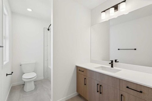 93 Bartlett Way Se, Calgary, AB - Indoor Photo Showing Bathroom