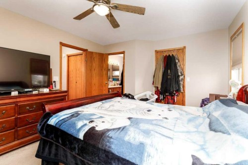 6 Densmore Crescent, Red Deer, AB - Indoor Photo Showing Bedroom
