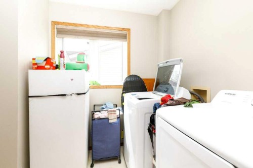 6 Densmore Crescent, Red Deer, AB - Indoor Photo Showing Laundry Room
