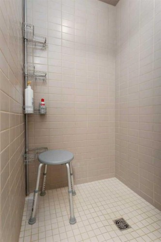 5131-2660 22 Street, Red Deer, AB - Indoor Photo Showing Bathroom