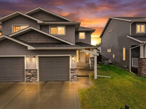 27 Windermere Close, Red Deer, AB 