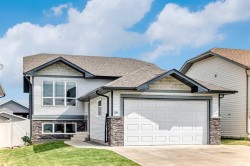 28 Bowman Circle Sylvan Lake, AB T4S 0H9