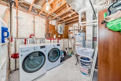 28 Bowman Circle, Sylvan Lake, AB - Indoor Photo Showing Laundry Room
