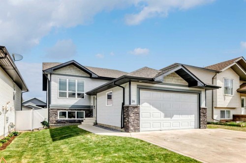 28 Bowman Circle, Sylvan Lake, AB - Outdoor With Facade