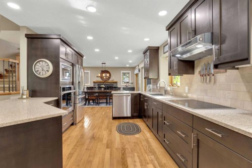3520 44A Avenue, Red Deer, AB - Indoor Photo Showing Kitchen With Upgraded Kitchen