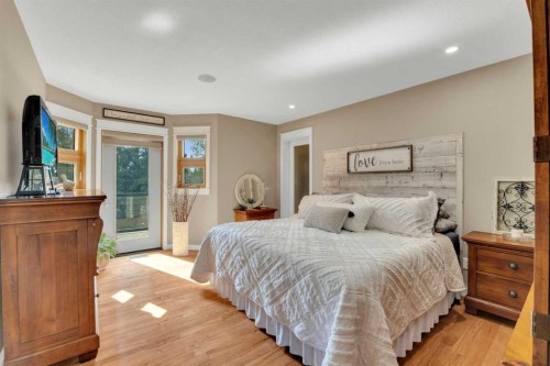 3520 44A Avenue, Red Deer, AB - Indoor Photo Showing Bedroom