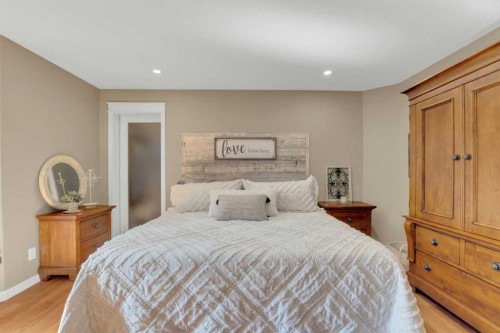 3520 44A Avenue, Red Deer, AB - Indoor Photo Showing Bedroom