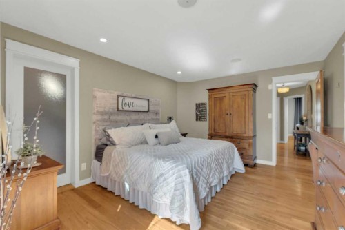 3520 44A Avenue, Red Deer, AB - Indoor Photo Showing Bedroom