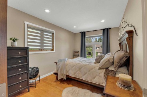 3520 44A Avenue, Red Deer, AB - Indoor Photo Showing Bedroom