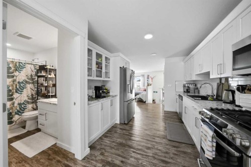 74 Ranchers Close, Lacombe, AB - Indoor Photo Showing Kitchen With Upgraded Kitchen