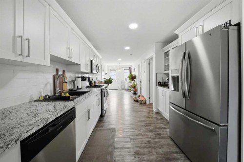 74 Ranchers Close, Lacombe, AB - Indoor Photo Showing Kitchen With Upgraded Kitchen