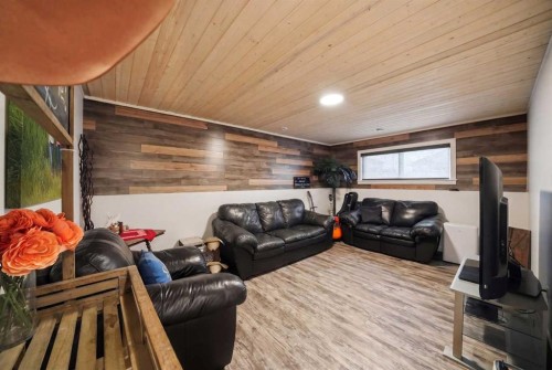 74 Ranchers Close, Lacombe, AB - Indoor