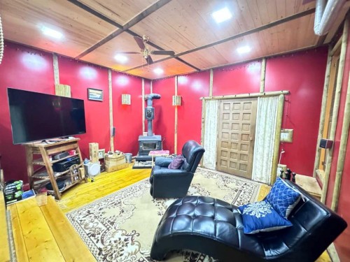41004 Range Road 215, Rural Lacombe County, AB - Indoor