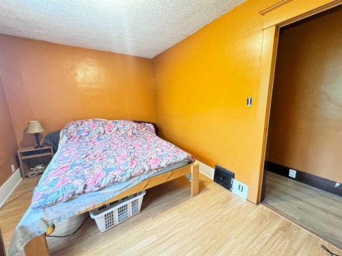 41004 Range Road 215, Rural Lacombe County, AB - Indoor Photo Showing Bedroom