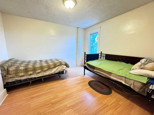 41004 Range Road 215, Rural Lacombe County, AB - Indoor Photo Showing Bedroom
