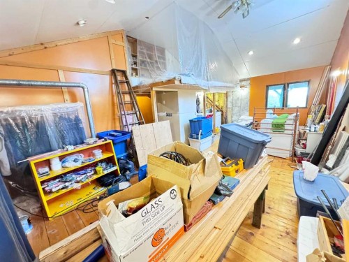 41004 Range Road 215, Rural Lacombe County, AB - Indoor