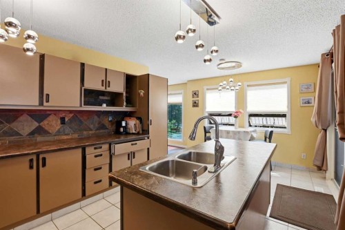 26 Gummow Close, Red Deer, AB - Indoor Photo Showing Kitchen With Double Sink