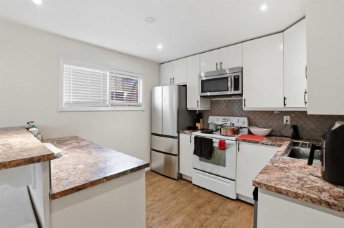 26 Gummow Close, Red Deer, AB - Indoor Photo Showing Kitchen