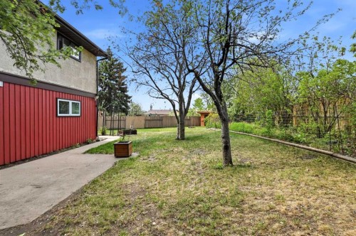 26 Gummow Close, Red Deer, AB - Outdoor