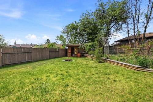 26 Gummow Close, Red Deer, AB - Outdoor