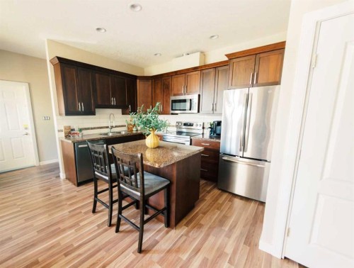 5007B 46 Street, Stettler, AB - Indoor Photo Showing Kitchen
