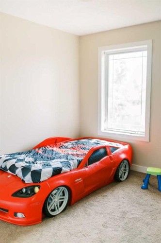 5007B 46 Street, Stettler, AB - Indoor Photo Showing Bedroom