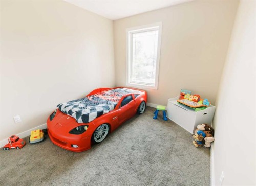 5007B 46 Street, Stettler, AB - Indoor Photo Showing Bedroom