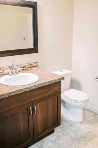 5007B 46 Street, Stettler, AB - Indoor Photo Showing Bathroom