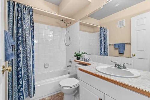 211-6118 53 Avenue, Red Deer, AB - Indoor Photo Showing Bathroom