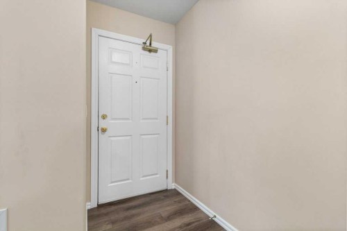 211-6118 53 Avenue, Red Deer, AB - Indoor Photo Showing Other Room