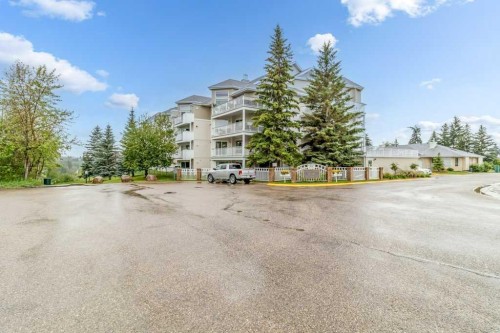 211-6118 53 Avenue, Red Deer, AB - Outdoor