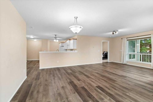 211-6118 53 Avenue, Red Deer, AB - Indoor