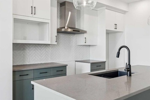 206 Sora Way Se, Calgary, AB - Indoor Photo Showing Kitchen With Upgraded Kitchen