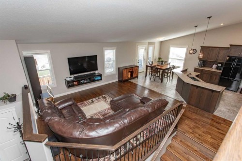 101 Coachman Way, Blackfalds, AB - Indoor Photo Showing Living Room