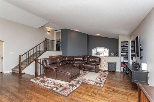 101 Coachman Way, Blackfalds, AB - Indoor Photo Showing Living Room
