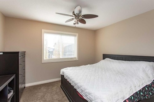 101 Coachman Way, Blackfalds, AB - Indoor Photo Showing Bedroom