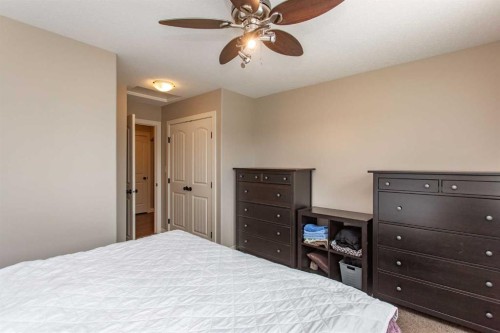 101 Coachman Way, Blackfalds, AB - Indoor Photo Showing Bedroom