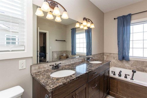 101 Coachman Way, Blackfalds, AB - Indoor Photo Showing Bathroom