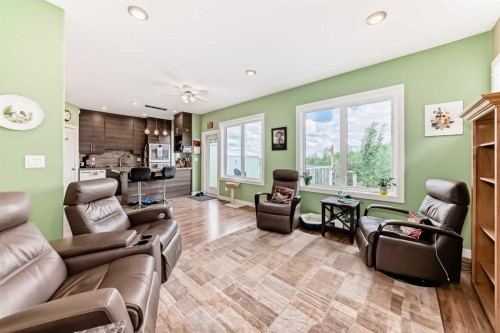 12 Beardsley Crescent, Lacombe, AB 