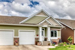 12 Beardsley Crescent Lacombe, AB T4L 0G4