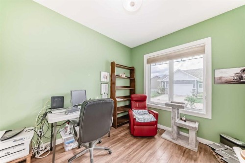 12 Beardsley Crescent, Lacombe, AB 
