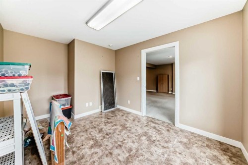 12 Beardsley Crescent, Lacombe, AB 