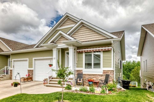 12 Beardsley Crescent, Lacombe, AB 