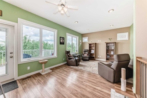 12 Beardsley Crescent, Lacombe, AB 