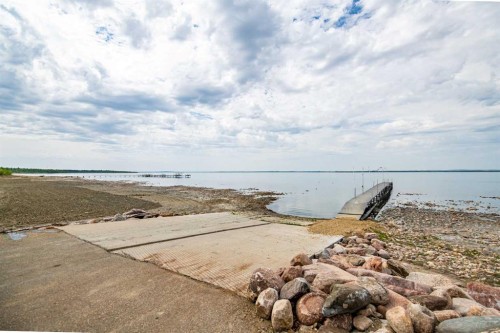 141-41310 Range Road 282, Rural Lacombe County, AB 