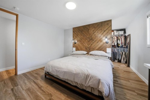 75 Hill Crescent, Red Deer, AB - Indoor Photo Showing Bedroom